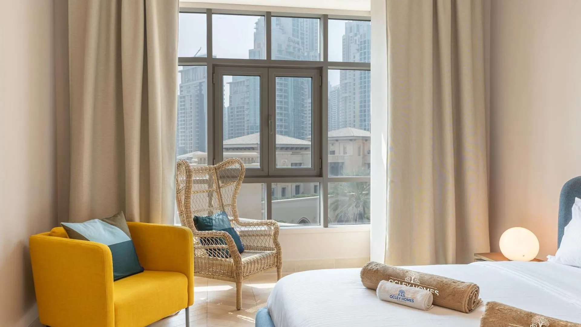 Upgraded Home With Direct Dubai Mall Access شقة