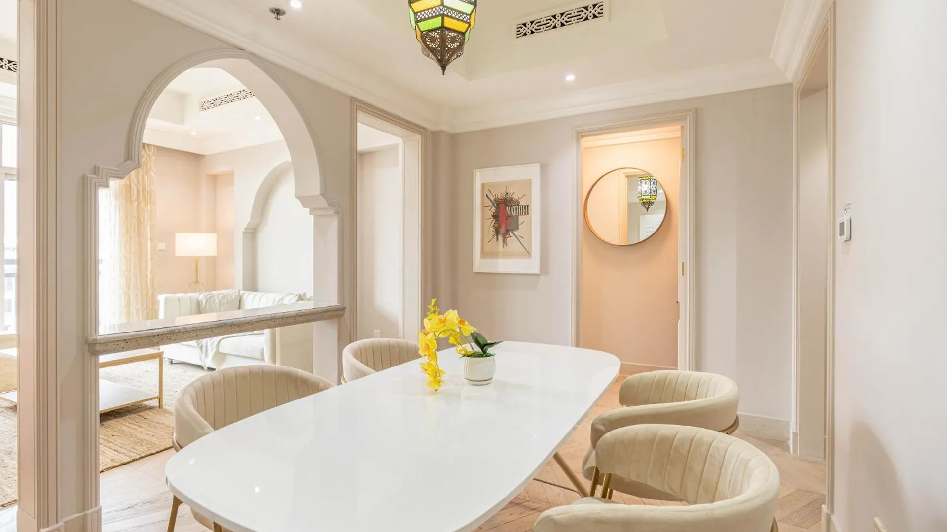 Upgraded Home With Direct Dubai Mall Access
