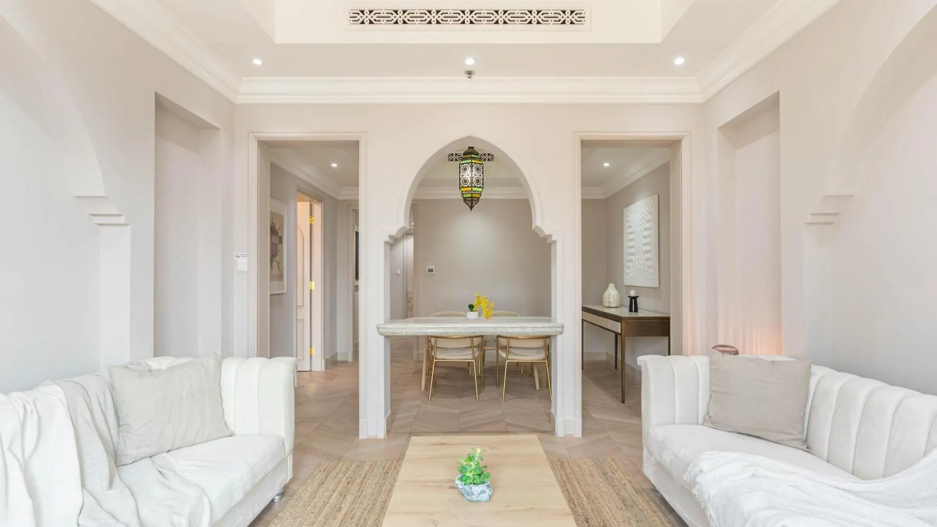 Upgraded Home With Direct Dubai Mall Access